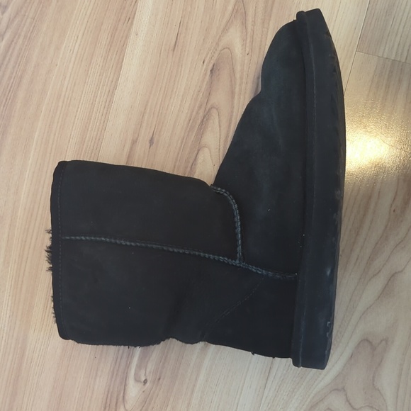 UGG Boots - Picture 6 of 12